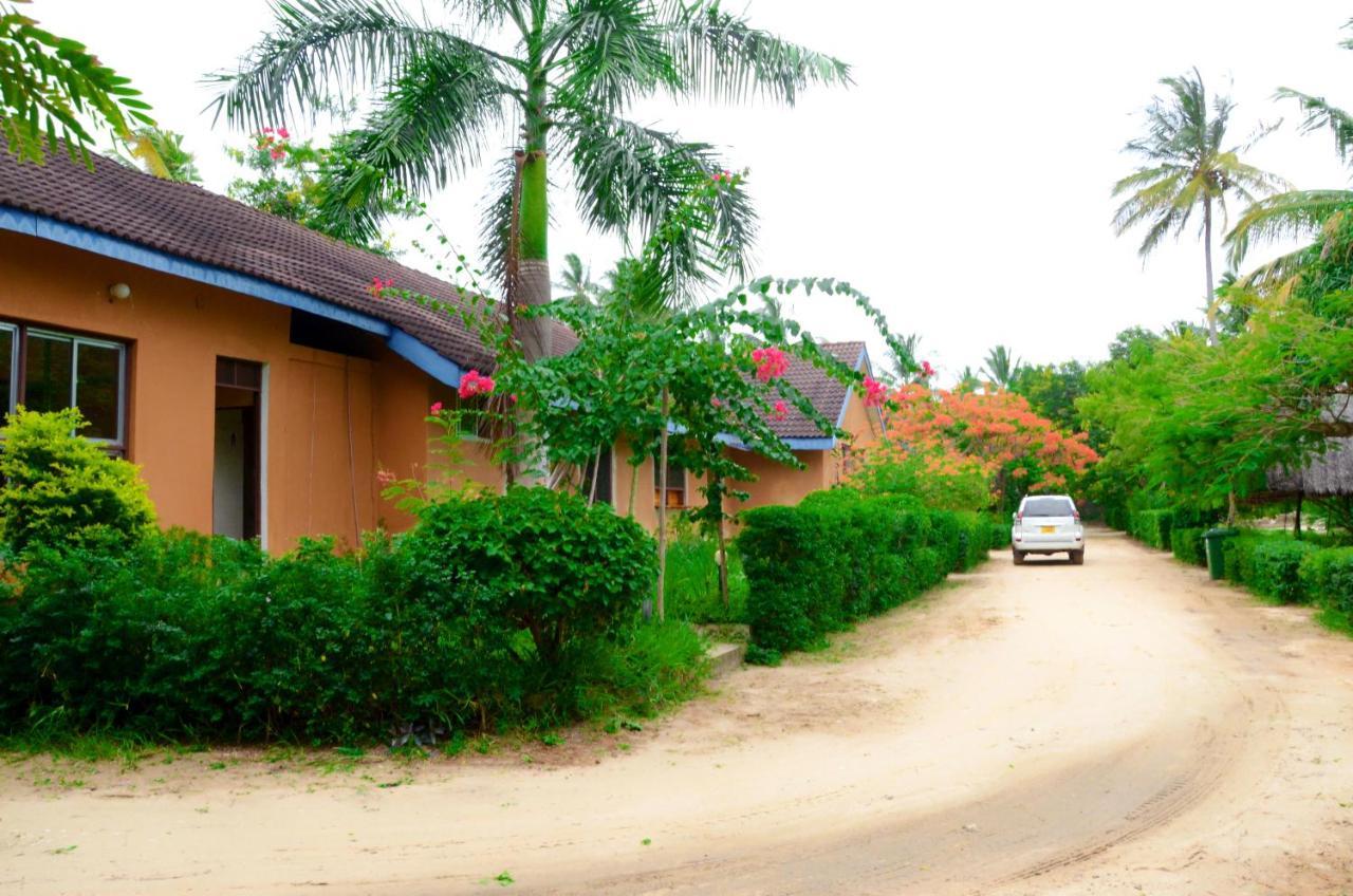 Funky Squids Beach Resort Bagamoyo Dış mekan fotoğraf