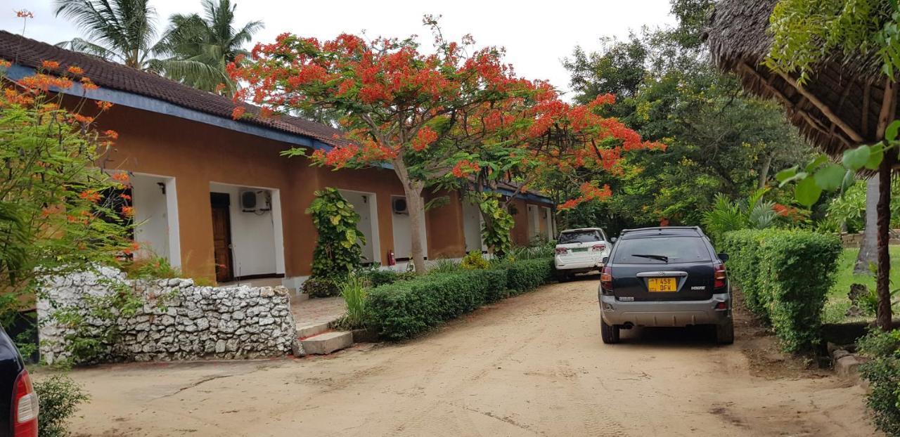 Funky Squids Beach Resort Bagamoyo Dış mekan fotoğraf